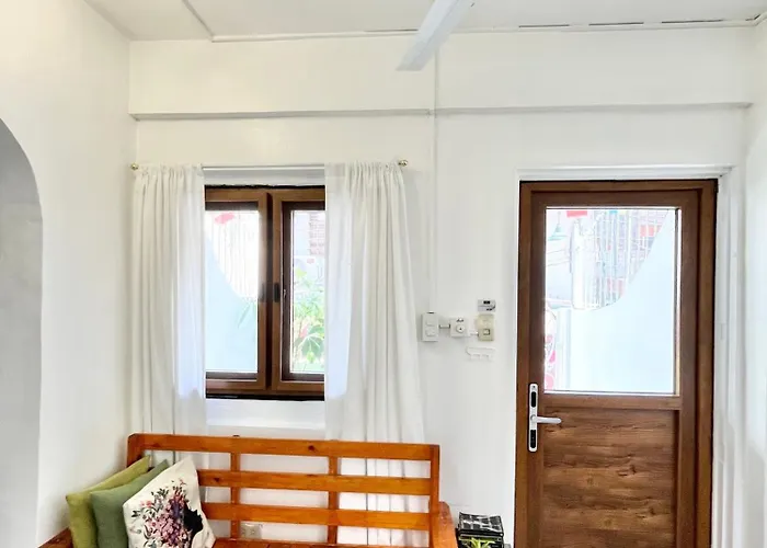 Nomads Mnl Backpackers - Near Airport * Manila