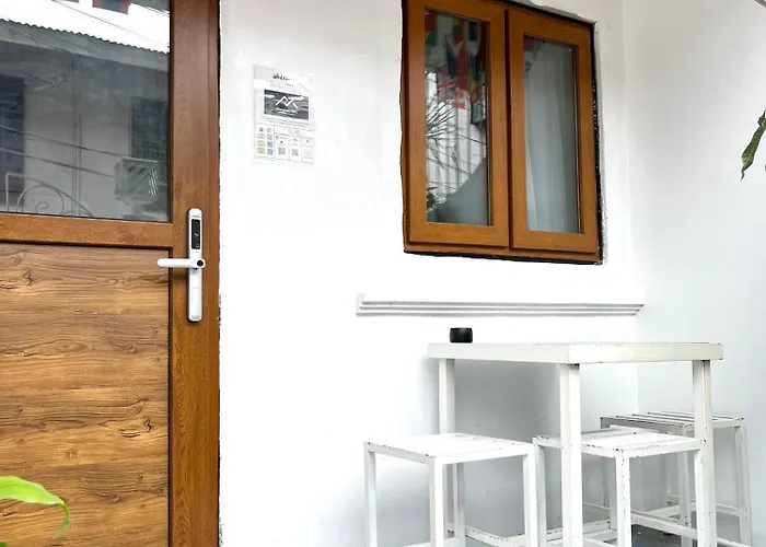 Nomads Mnl Backpackers - Near Airport Homestay Manila