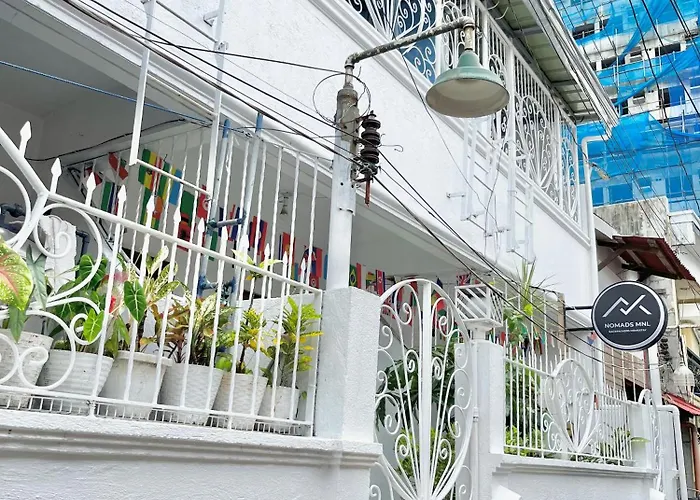 Nomads Mnl Backpackers - Near Airport Homestay