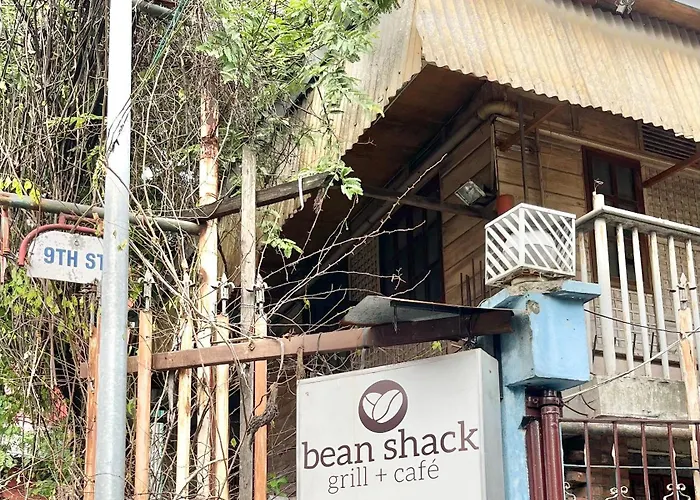 Nomads Mnl Backpackers - Near Airport *