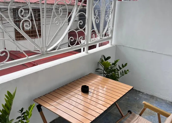 Homestay Nomads Mnl Backpackers - Near Airport
