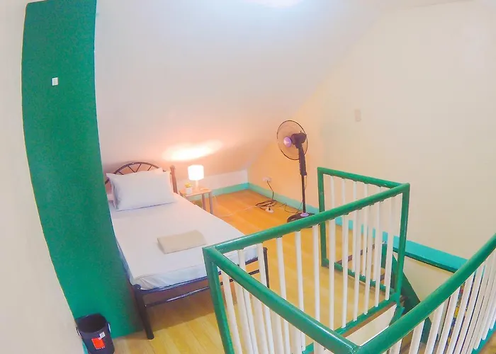 Homestay Nomads Mnl Backpackers - Near Airport *