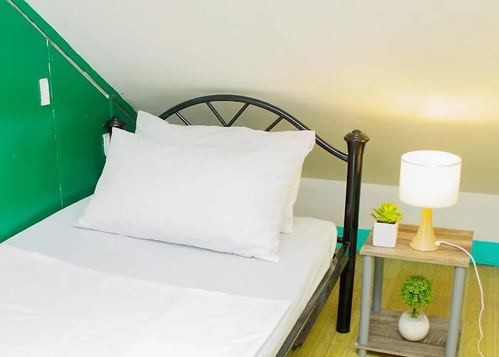 Homestay Nomads Mnl Backpackers - Near Airport *