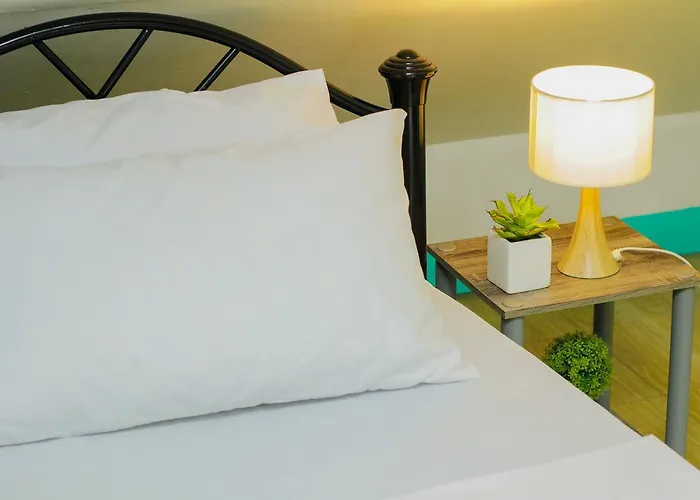 Homestay Nomads Mnl Backpackers - Near Airport Manila